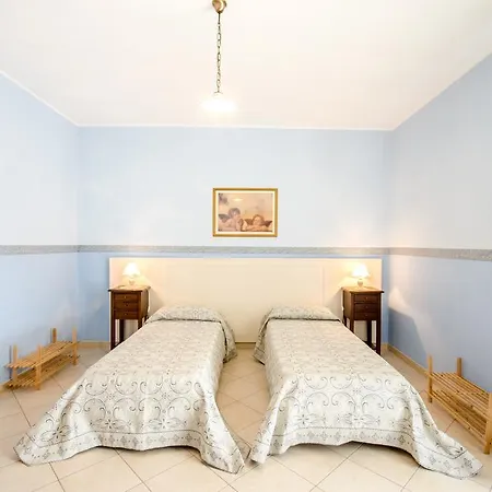 B&B Iris Bed & Breakfast 3*